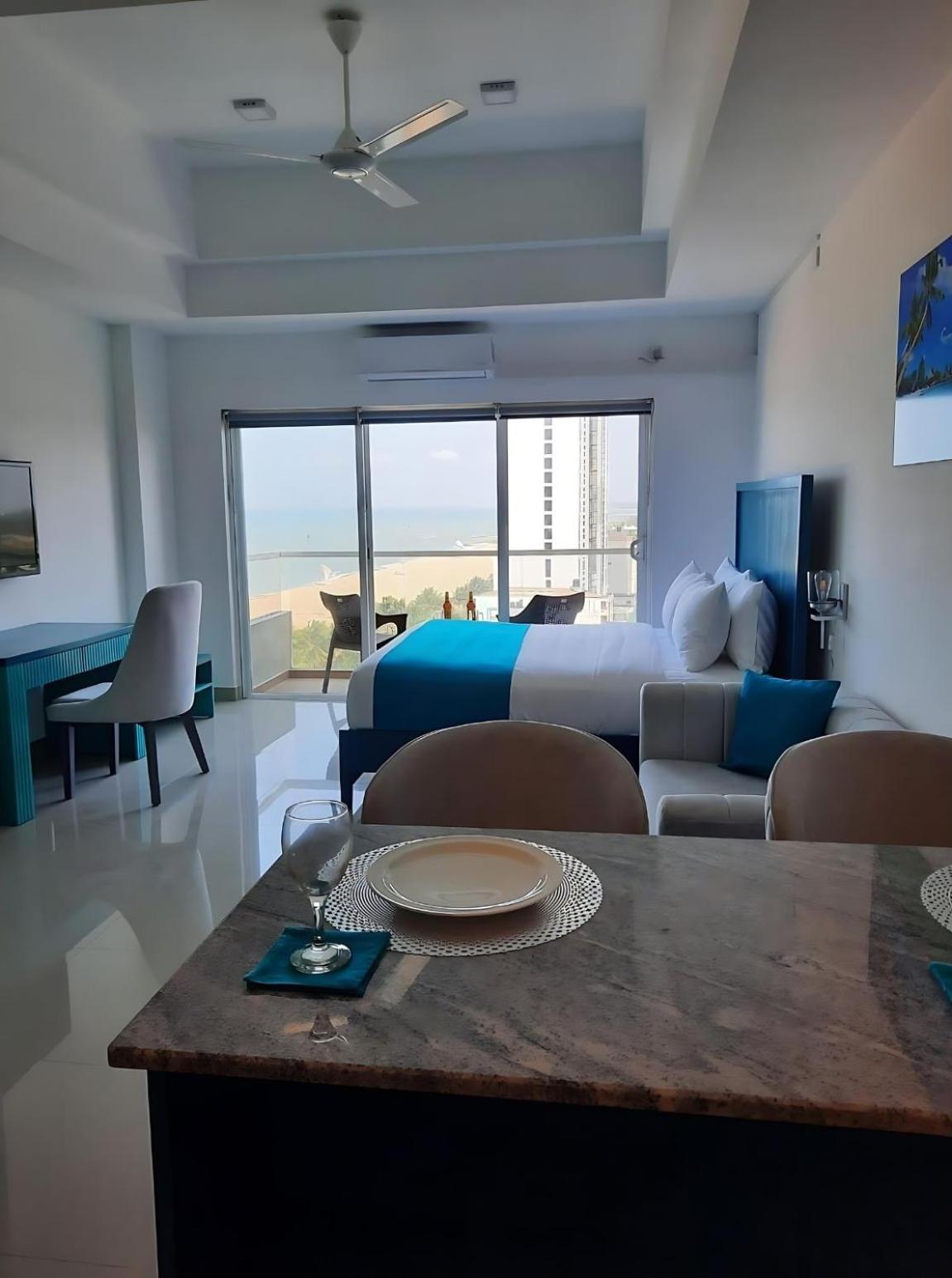 Negombo Ocean Breeze - Bliss On The Beach Luxury Apartments By Serendib Vacation 外观 照片