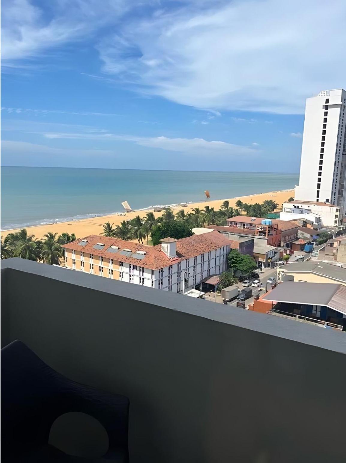 Negombo Ocean Breeze - Bliss On The Beach Luxury Apartments By Serendib Vacation 外观 照片