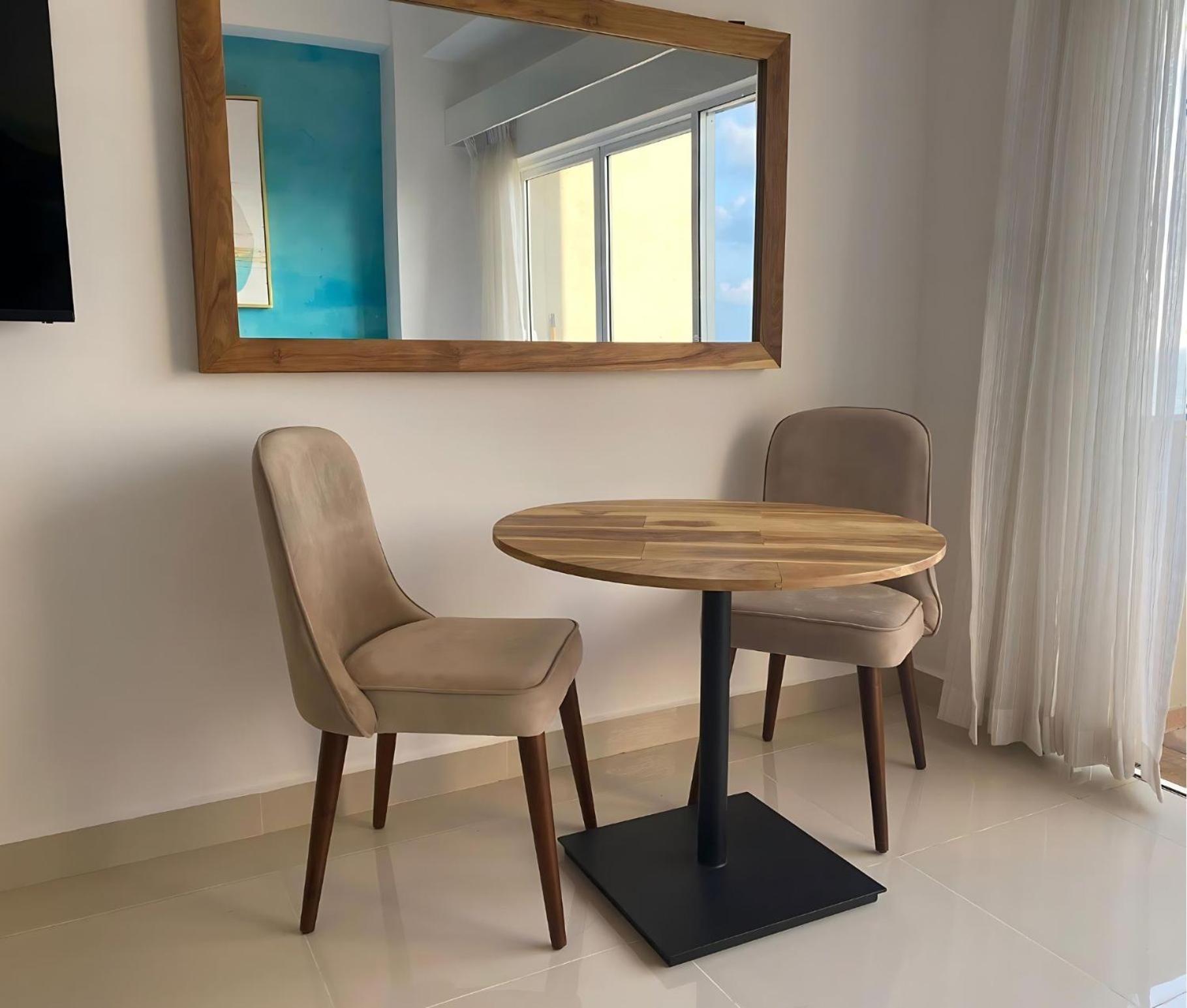 Negombo Ocean Breeze - Bliss On The Beach Luxury Apartments By Serendib Vacation 外观 照片