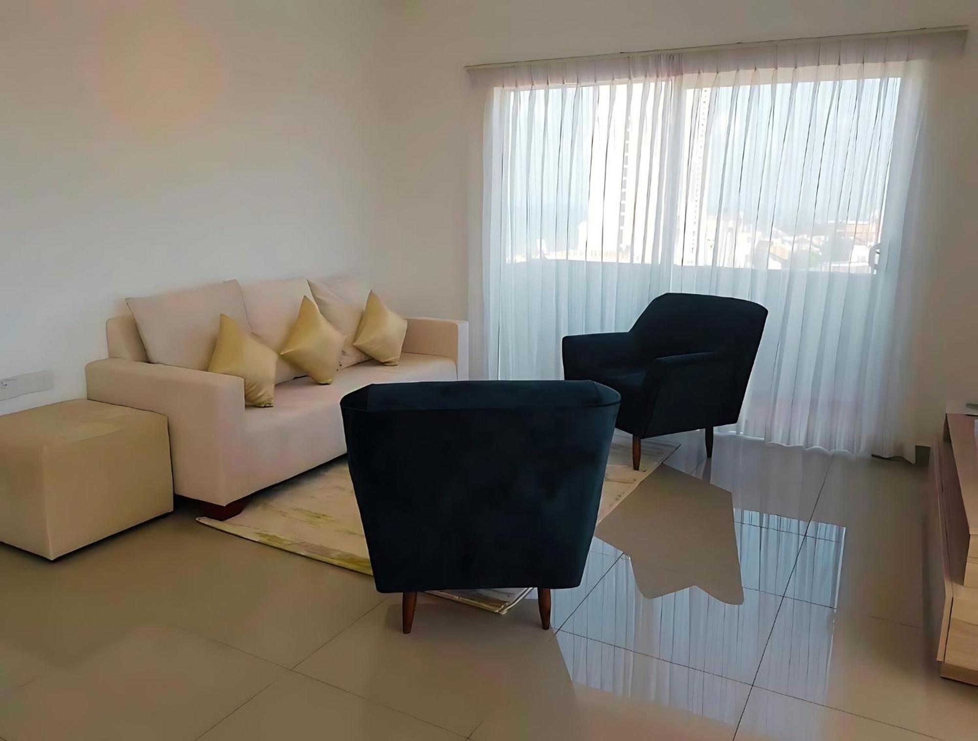 Negombo Ocean Breeze - Bliss On The Beach Luxury Apartments By Serendib Vacation 外观 照片