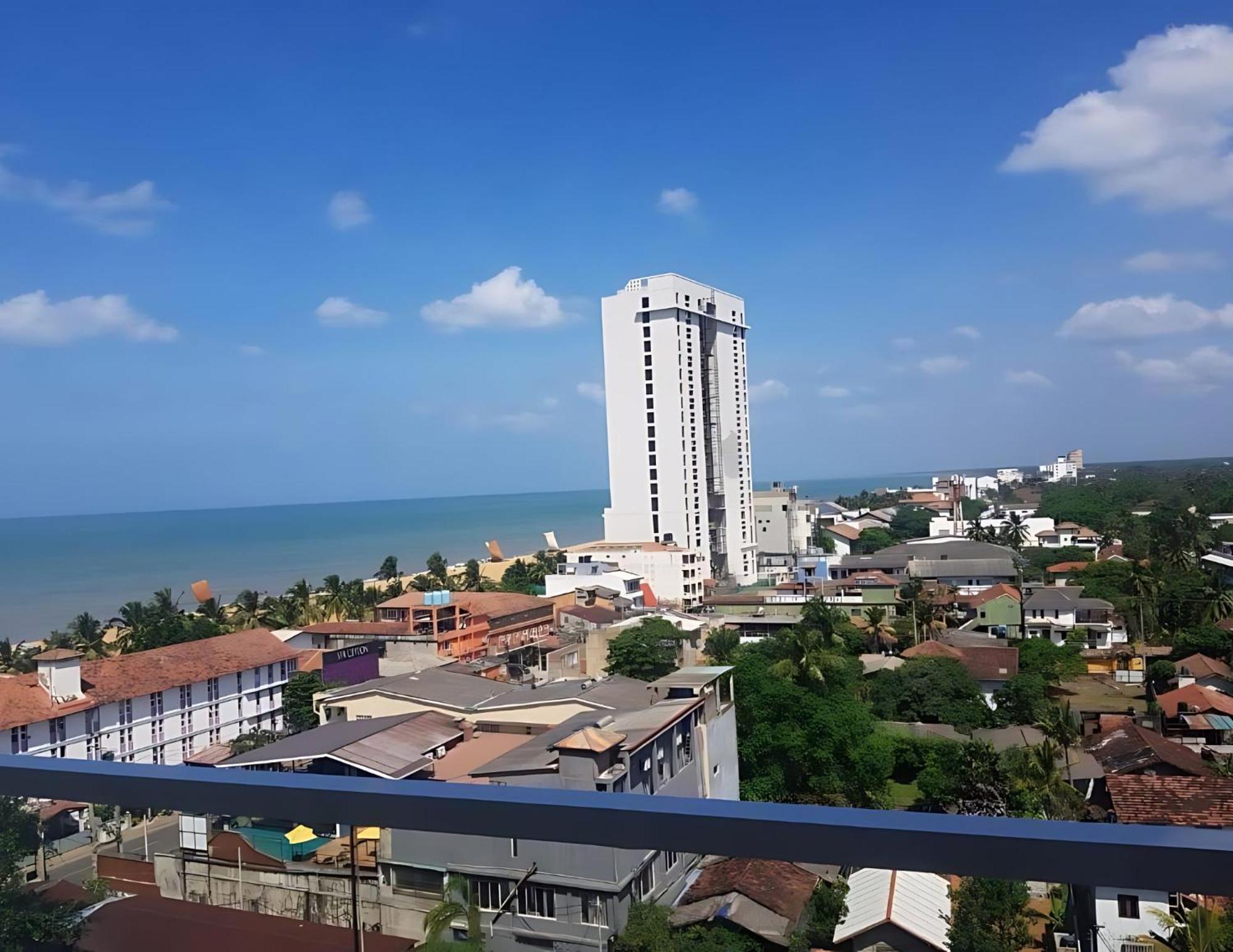 Negombo Ocean Breeze - Bliss On The Beach Luxury Apartments By Serendib Vacation 外观 照片