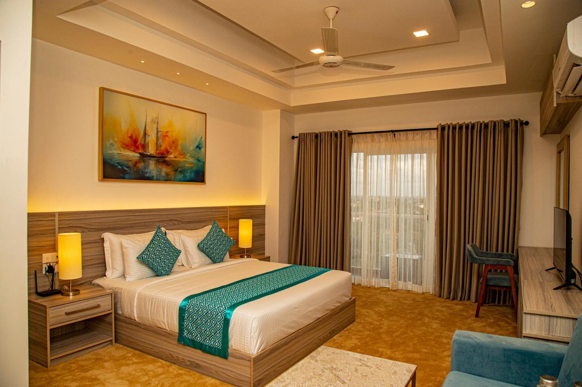 Negombo Ocean Breeze - Bliss On The Beach Luxury Apartments By Serendib Vacation 外观 照片