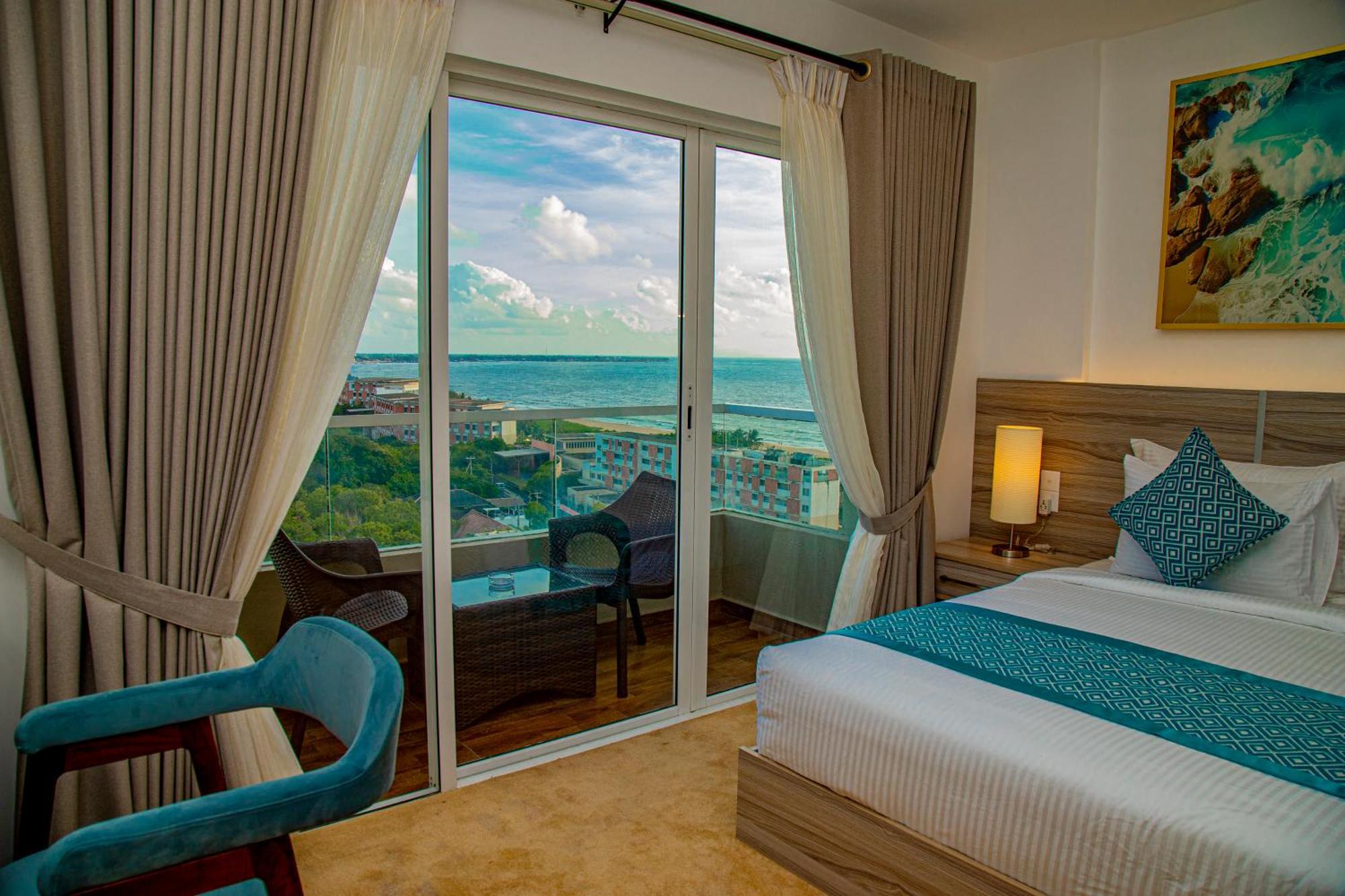 Negombo Ocean Breeze - Bliss On The Beach Luxury Apartments By Serendib Vacation 外观 照片