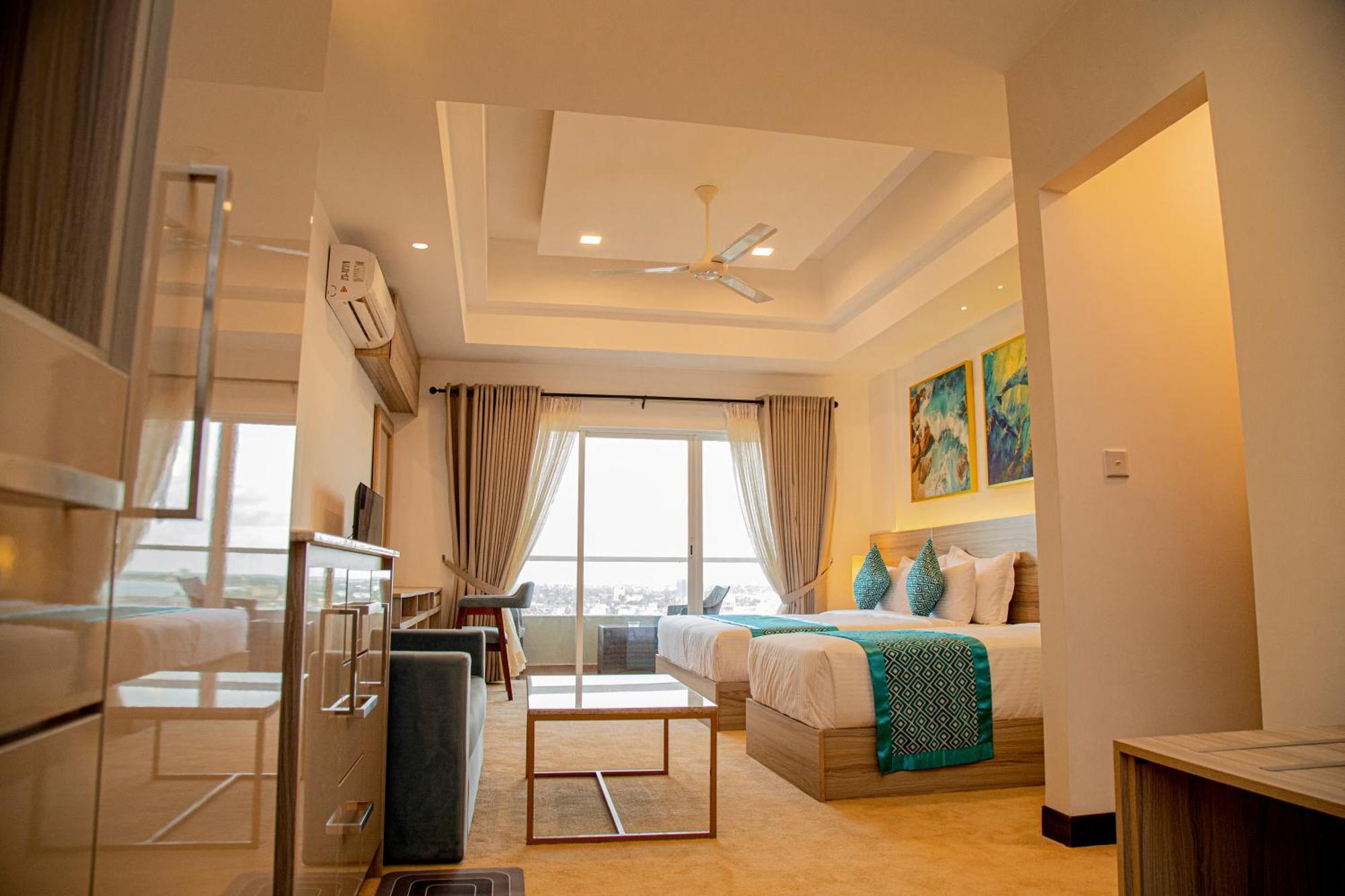 Negombo Ocean Breeze - Bliss On The Beach Luxury Apartments By Serendib Vacation 外观 照片