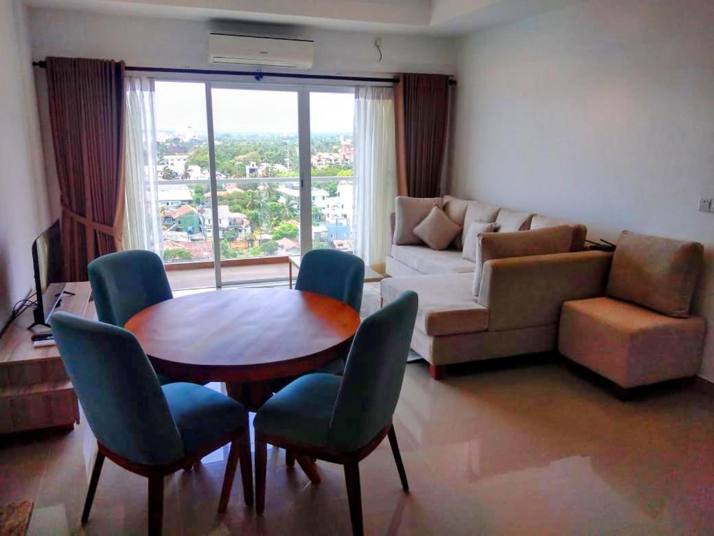 Negombo Ocean Breeze - Bliss On The Beach Luxury Apartments By Serendib Vacation 外观 照片
