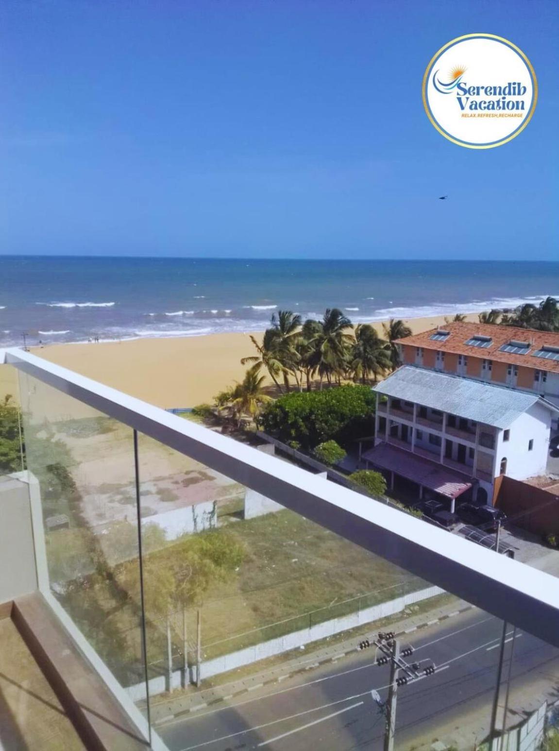 Negombo Ocean Breeze - Bliss On The Beach Luxury Apartments By Serendib Vacation 外观 照片